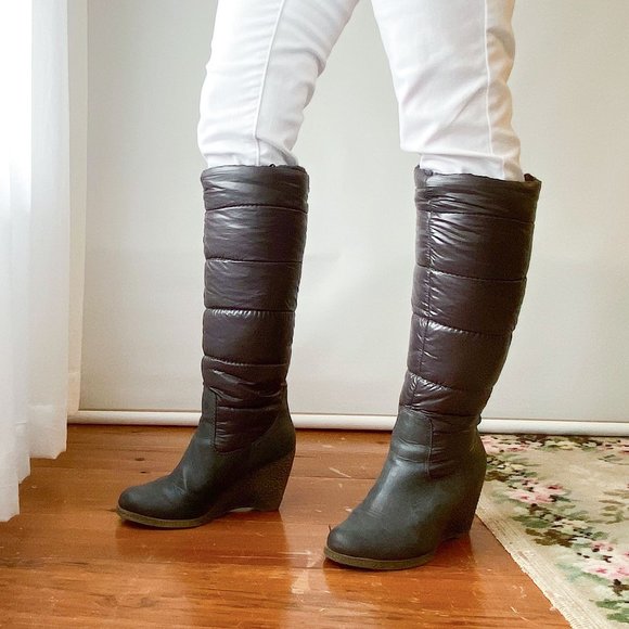 Steve Madden Grey Puffy Winter Heeled Boots - Picture 12 of 13